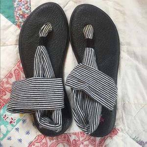 Sanuk Thong Sandal