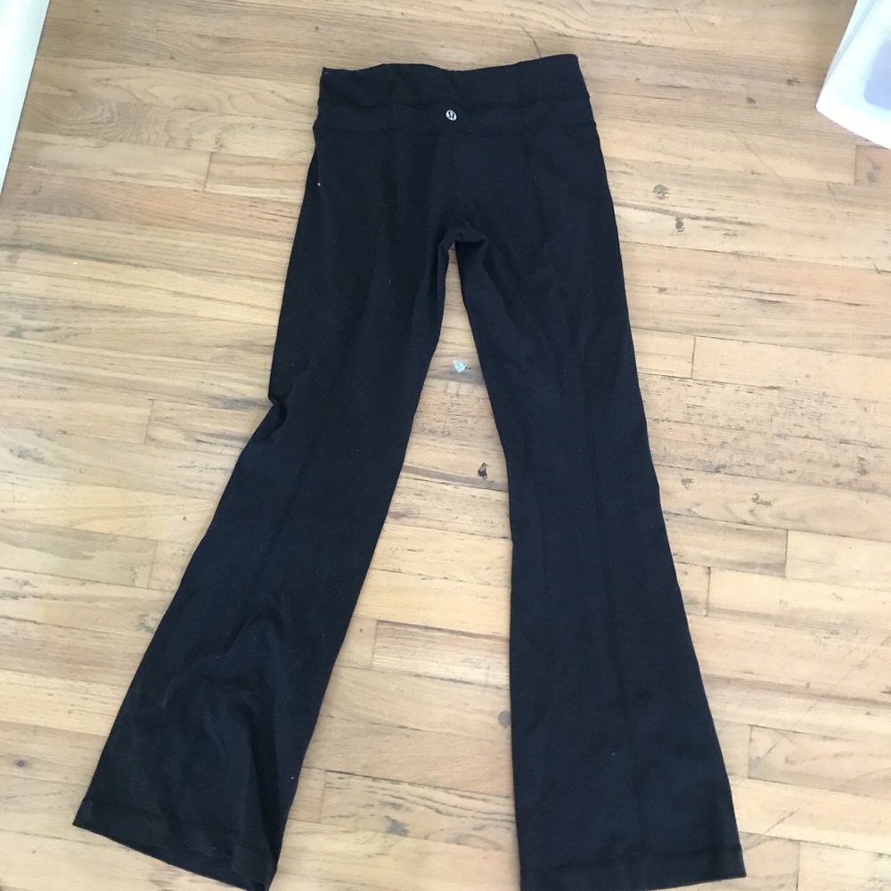 Size 4 lululemon yoga pants