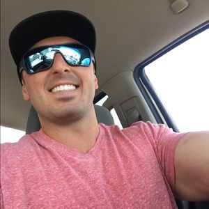 Meet your Posher, Max