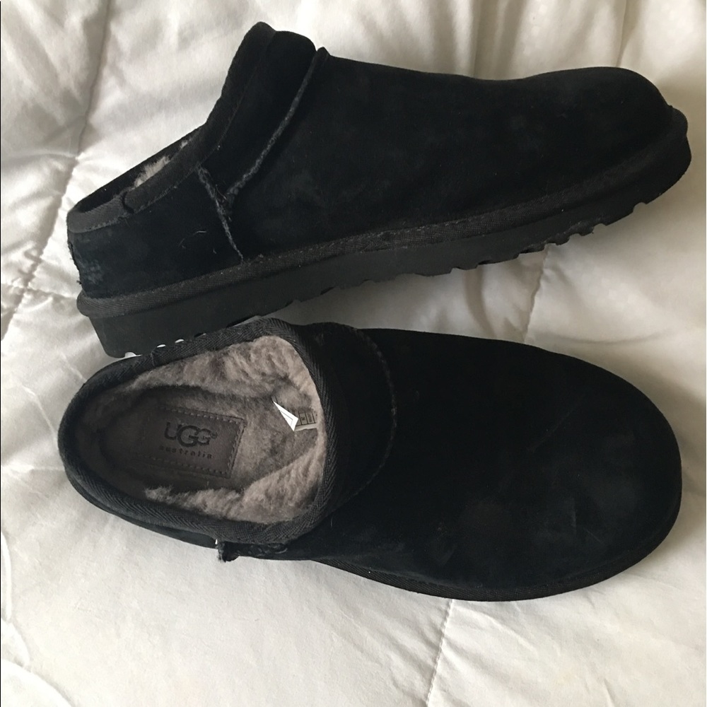 Black ugg clogs