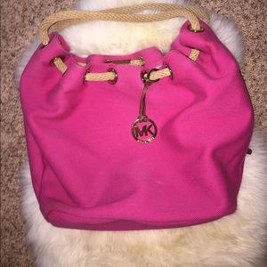 Michael Kors fuchsia large purse / tote