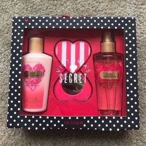 Victoria Secret "Pure Daydream" Lotion/Perfume Set
