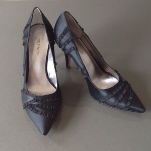 🎉SALE 🎉Nine West Black High Heels size 7.5