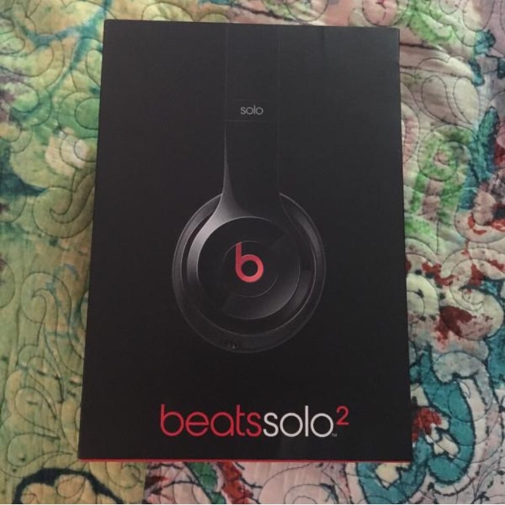 Beats solo2 on ear headphones never used opened