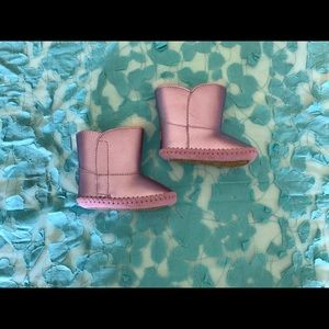 Uggs metallic pink 2/3 Never Been Used. Make Offer