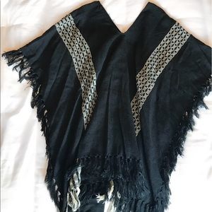 Super cute aztec poncho 🖤🖤