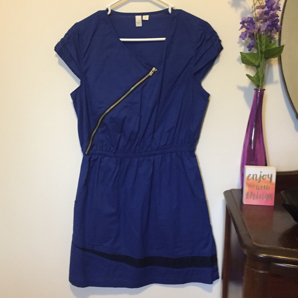 Cap-sleeve Zipper Dress w/ pockets