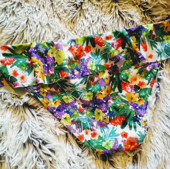Tropical Ruffles Bikini Bottom - Picture 2 of 3