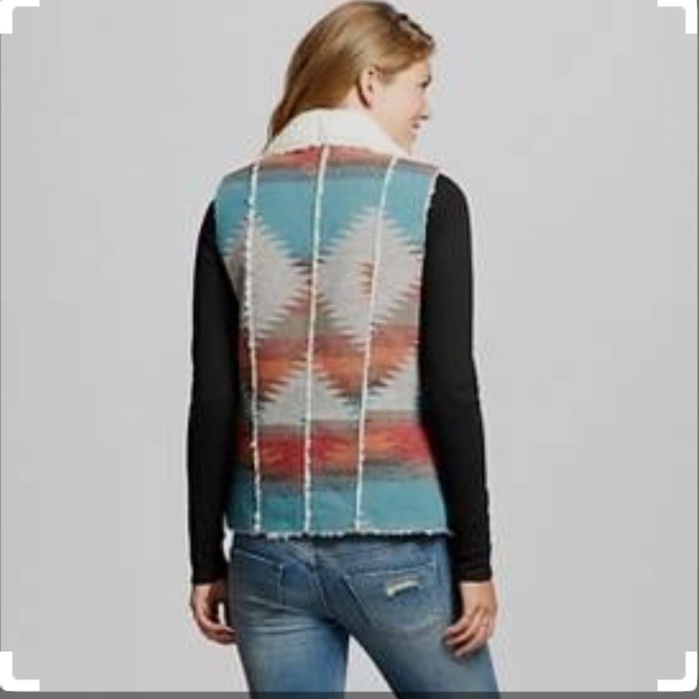 1 LEFT (L) Multicolor Faux Fur Vest - Picture 3 of 3