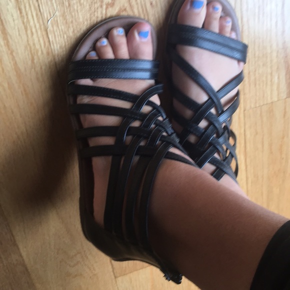 Black gladiator sandals - Picture 6 of 6