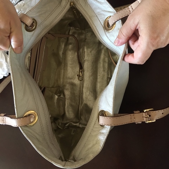 WHITE MICHAEL KORS PURSE - Picture 2 of 2