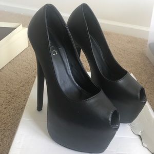 Black Barbara Peep toe Platform Shoe