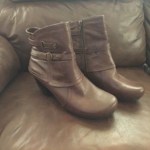 Bare Traps Brown Leather Boots 11M