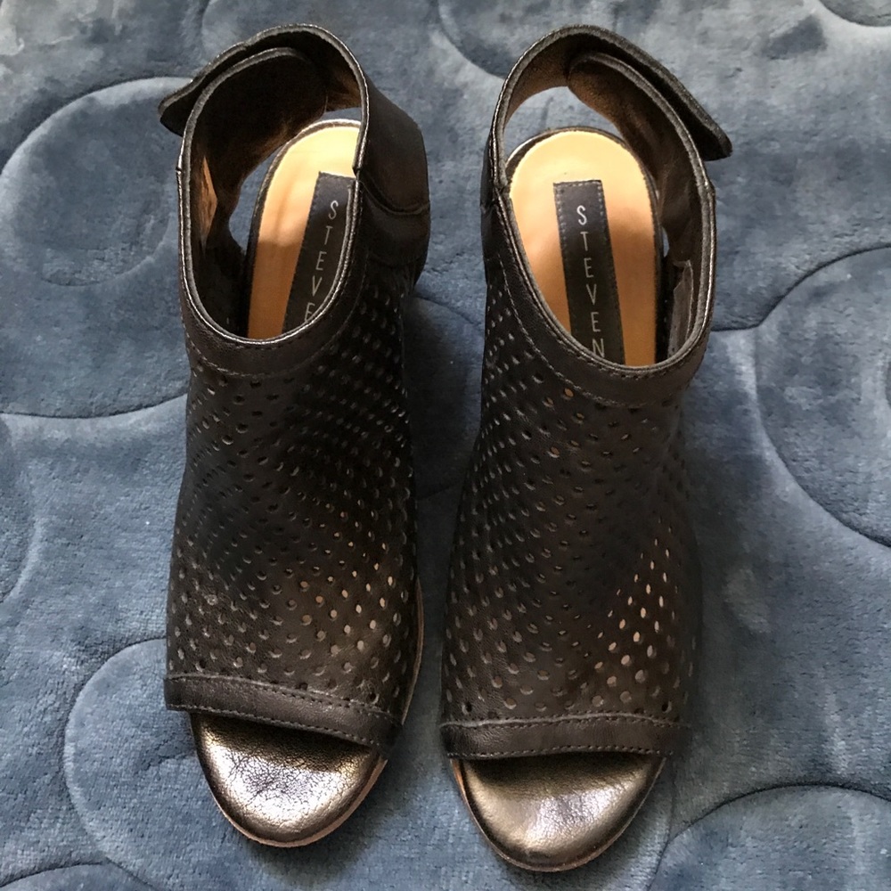 Open toe ankle booties