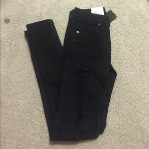 Black high waisted skinny jeans