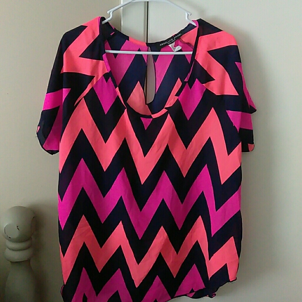 Adorable Chevron print blouse