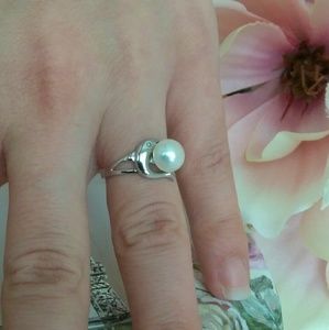 Genuine Freshwater Pearl Solid Silver Dolphin Ring