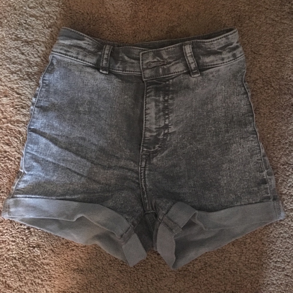 High waisted grey shorts