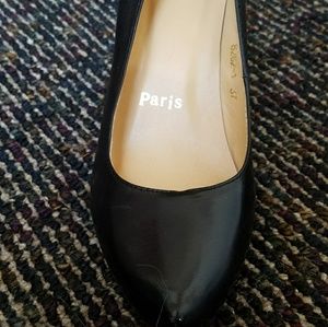 Beautiful Christian Louboutin Black Heels Read!