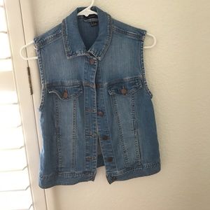 Forever 21 Light-wash Jean Vest