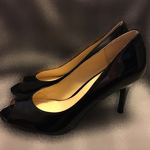 Liz Claiborne Shoes - Liz Claiborne peep toe pumps