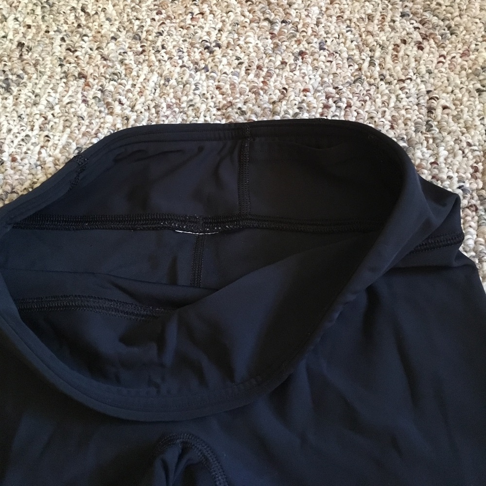 Underarmour spandex shorts - Picture 3 of 4