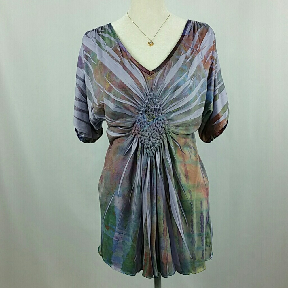 💥20% off all bundles💥 One World short sleeve top