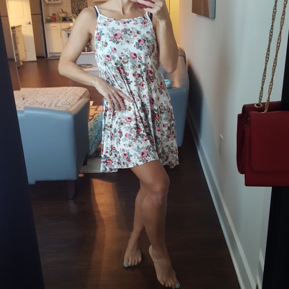Pool Dress - Picture 1 of 4