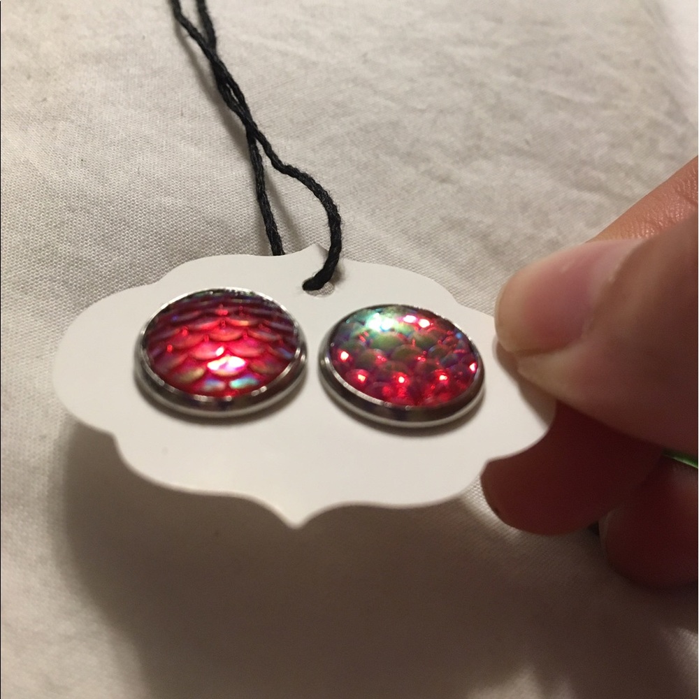 Mermaid/ dragon scale earrings - Picture 8 of 8