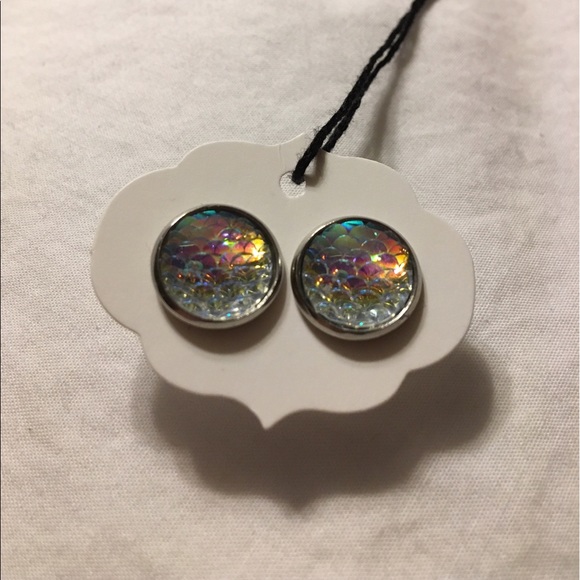 Mermaid/ dragon scale earrings - Picture 4 of 8