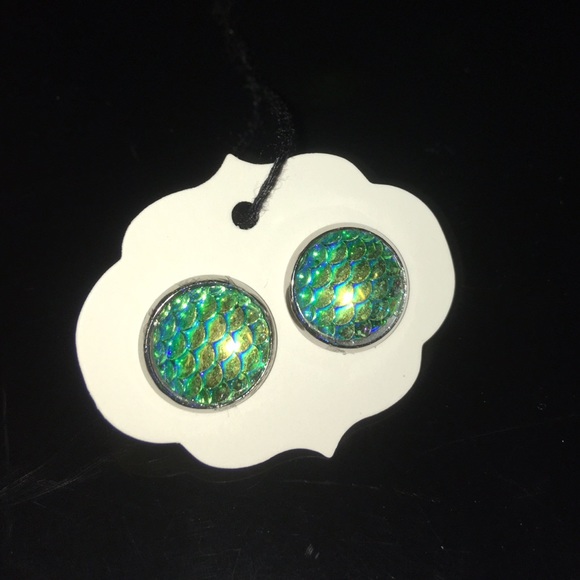 Mermaid/ dragon scale earrings - Picture 2 of 8