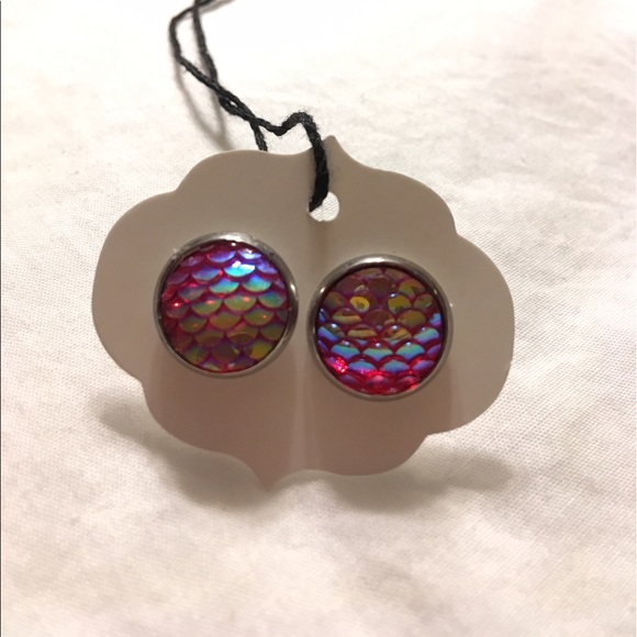 Mermaid/ dragon scale earrings - Picture 7 of 8