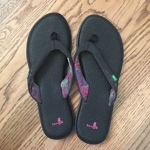 Sanuk yoga mat flip flops