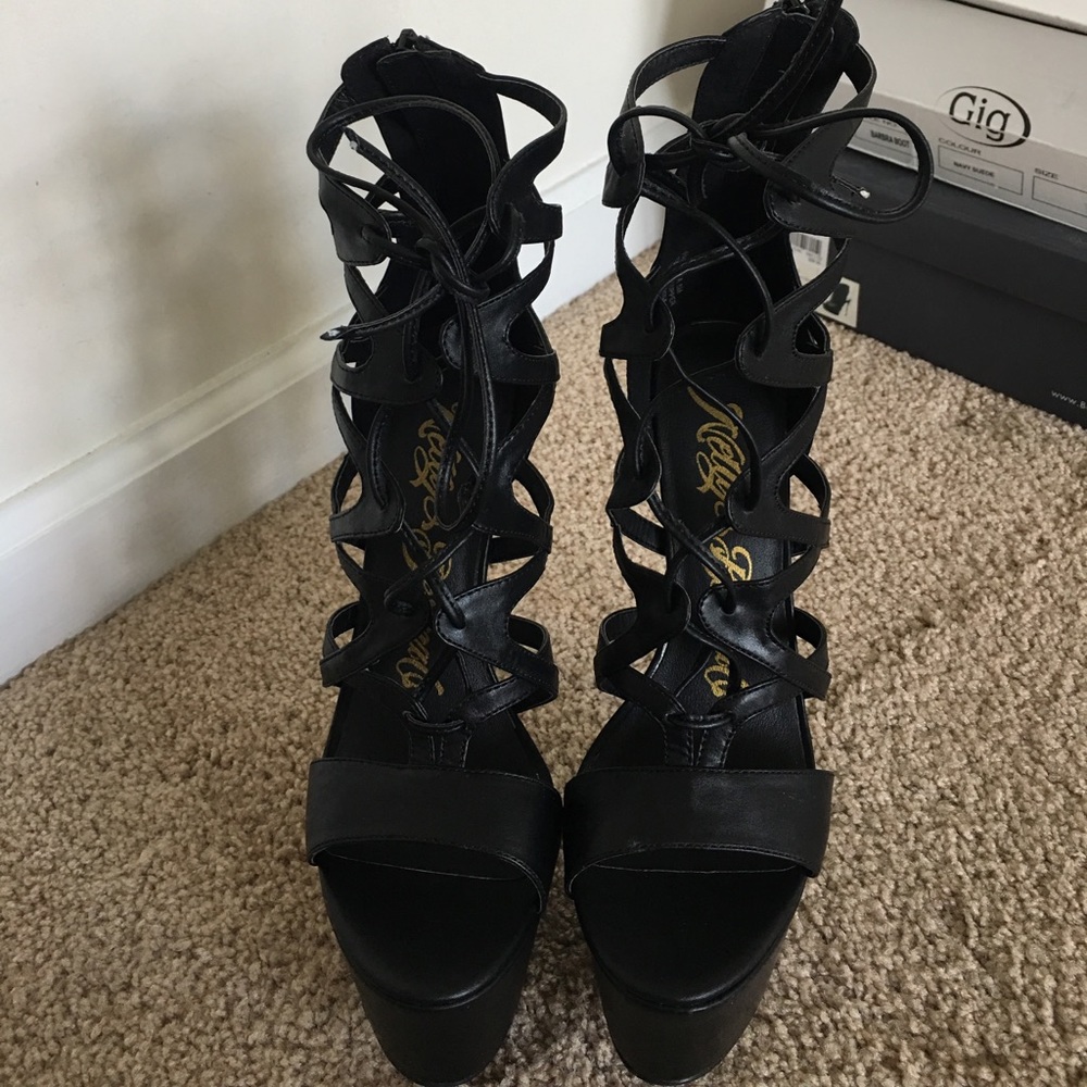 Shoes never worn