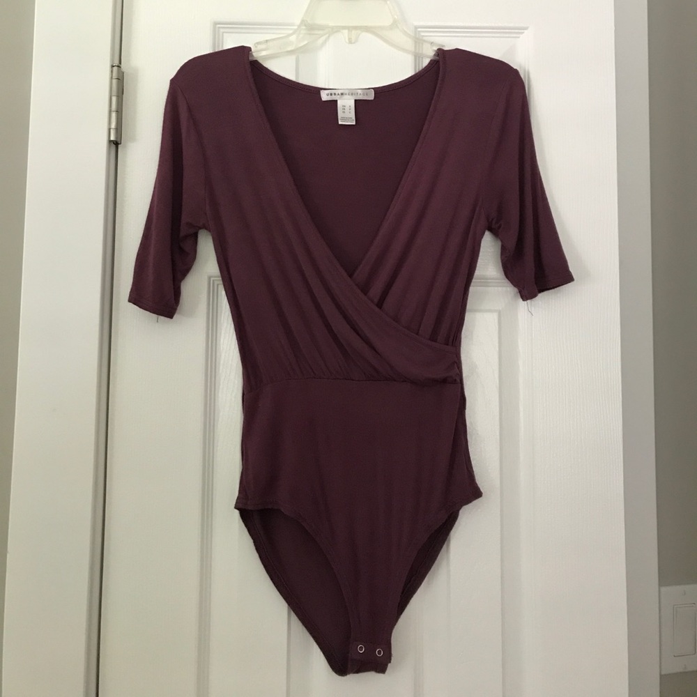 v-neck LIKE NEW bodysuit