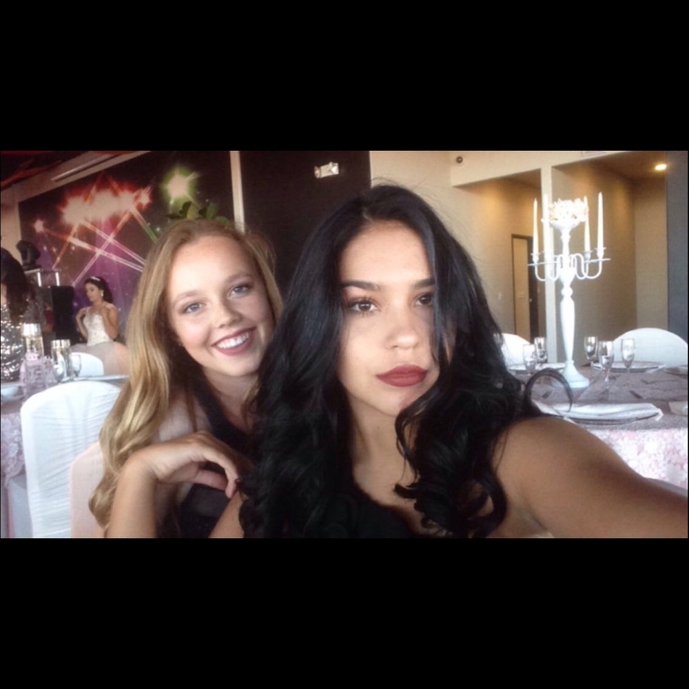 Meet your Posher, Ella