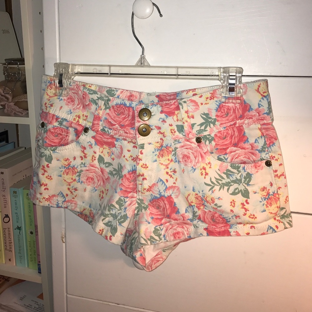 Floral Jean Shorts! 🌷🌹🌺