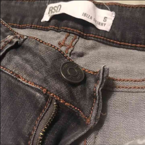 Distressed Skinny Jeans - Picture 2 of 4