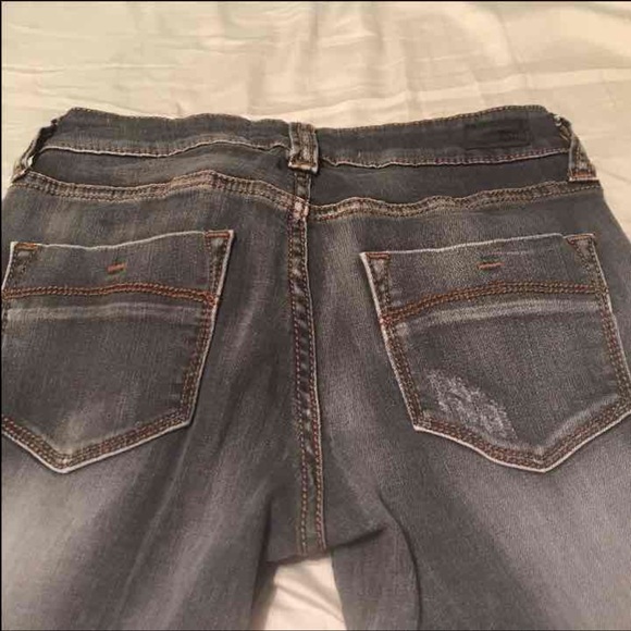 Distressed Skinny Jeans - Picture 3 of 4