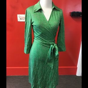 Diane Von Furstenburg Green Dress Size 6