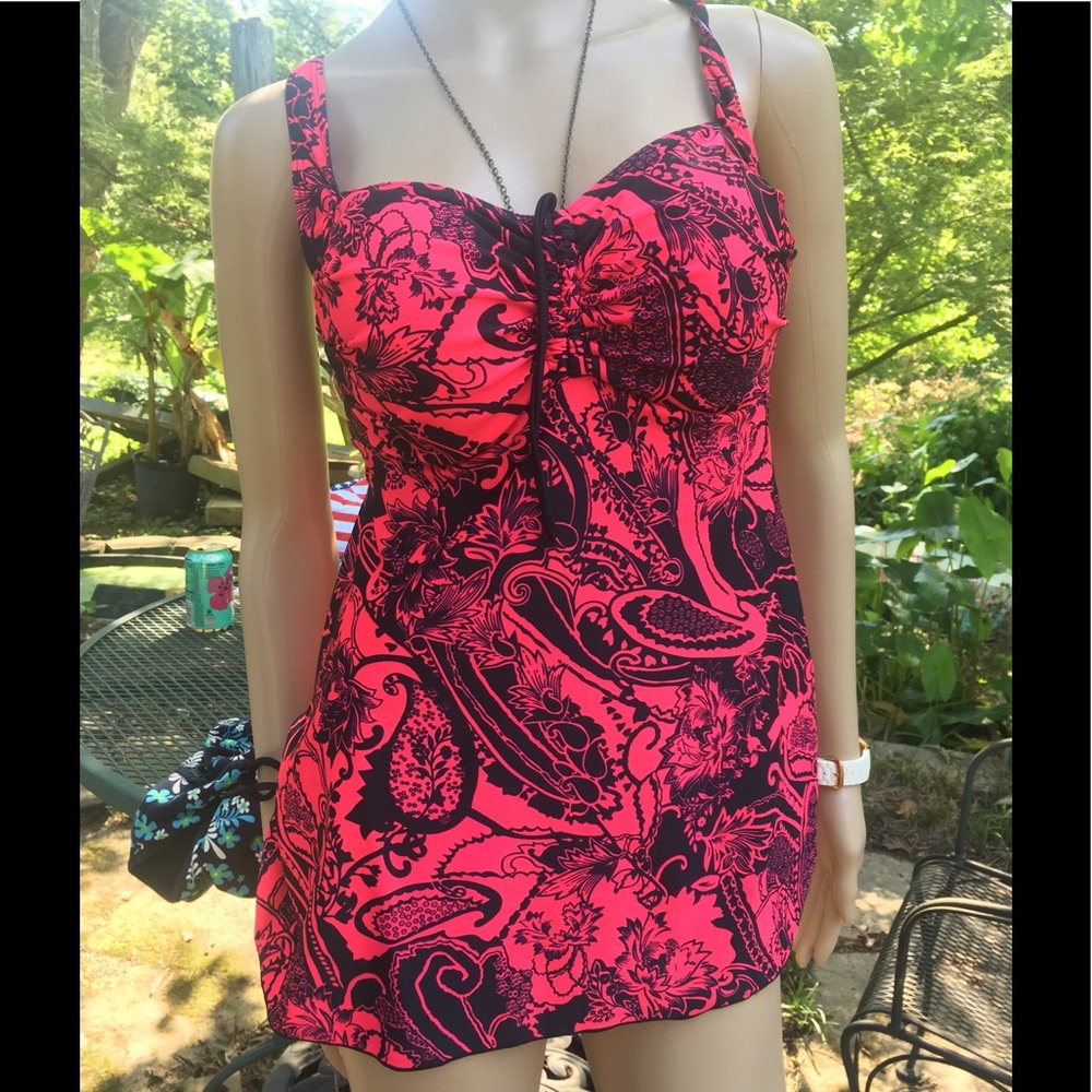 Takini Top With Adjustable Straps NWOT 😍