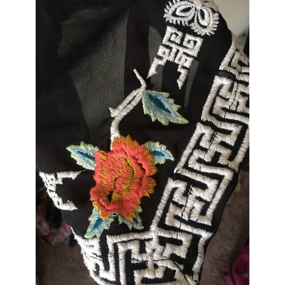 Forever 21 Kimono - Picture 2 of 3