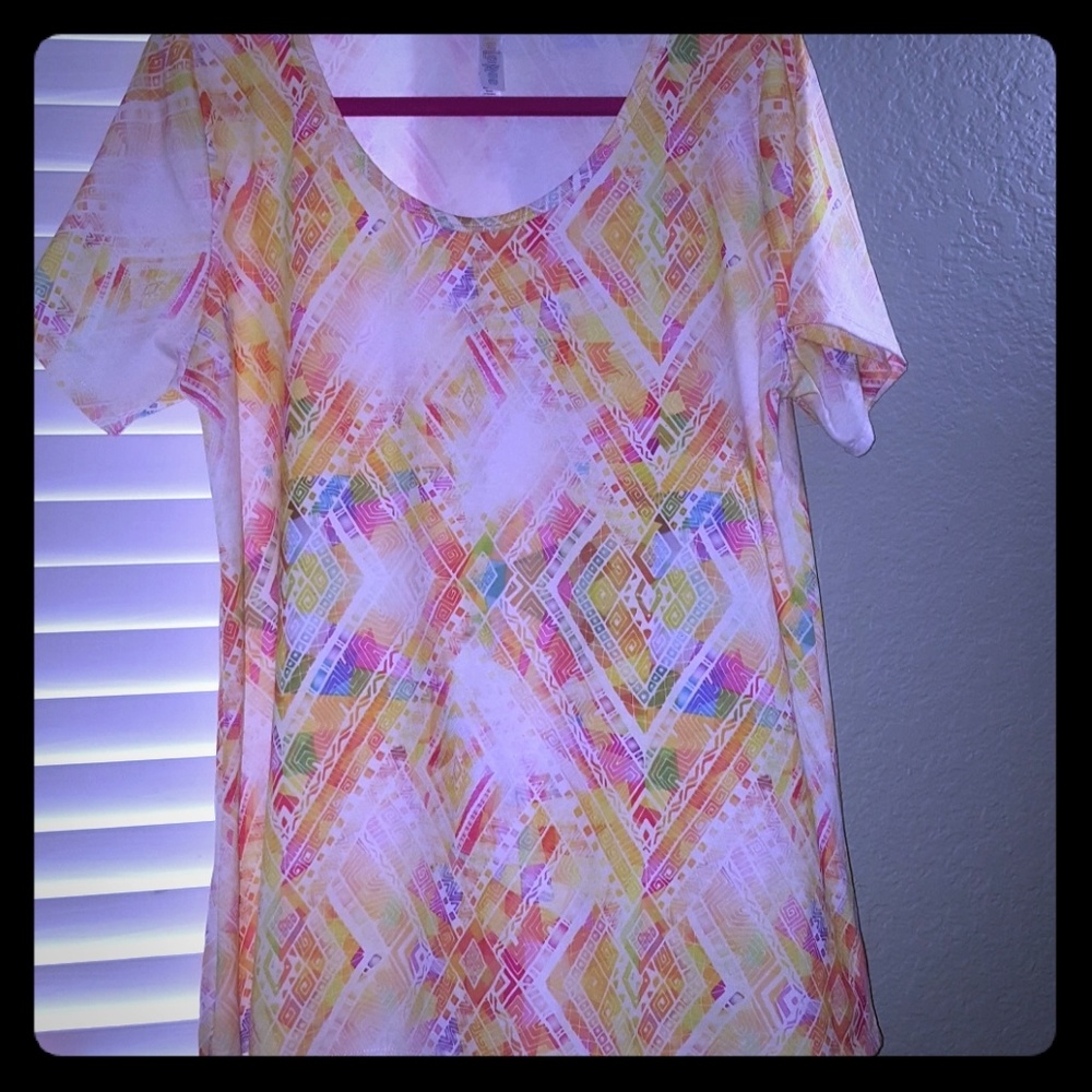 Lularoe Classic Tee