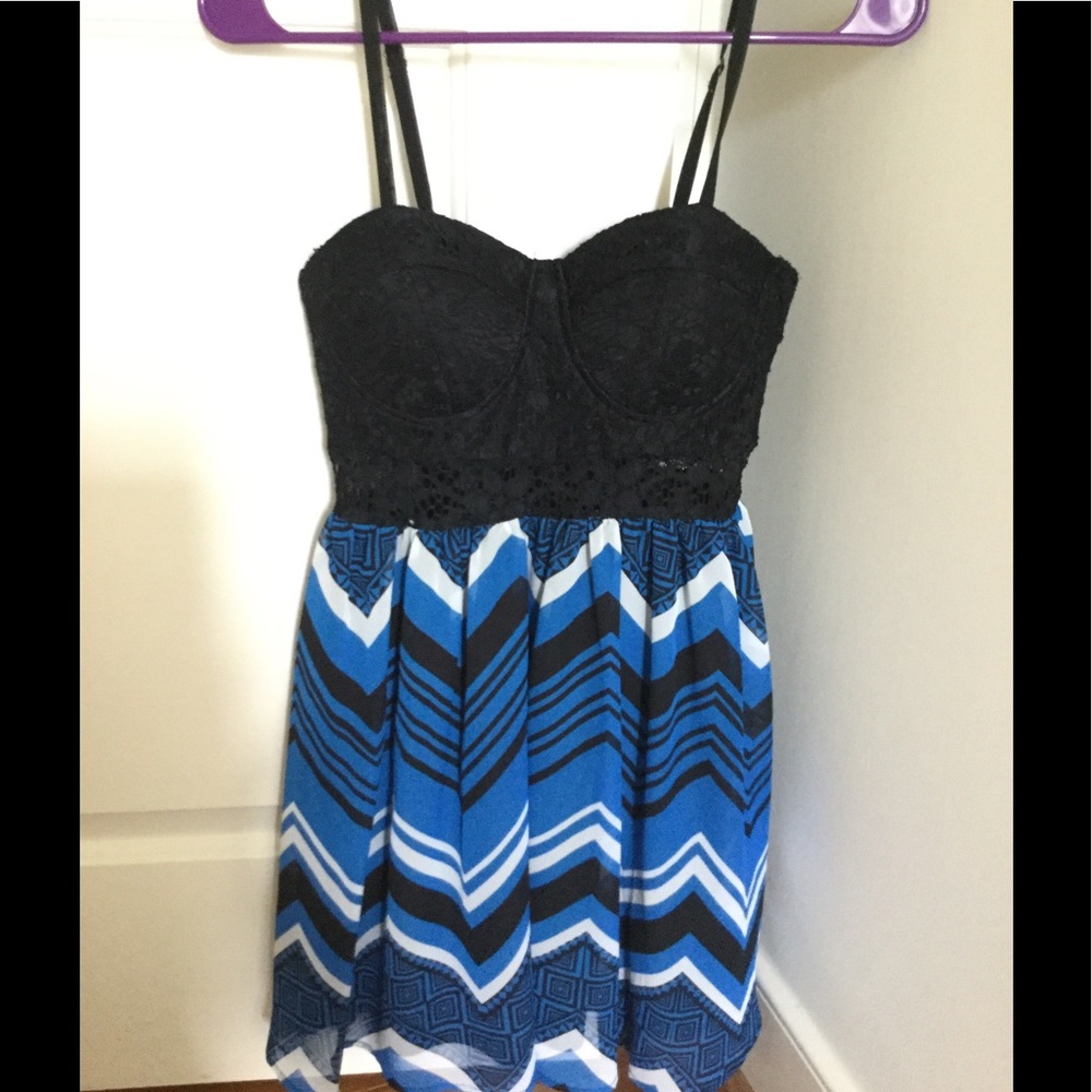 Material Girl Lace Peekaboo Dress Small
