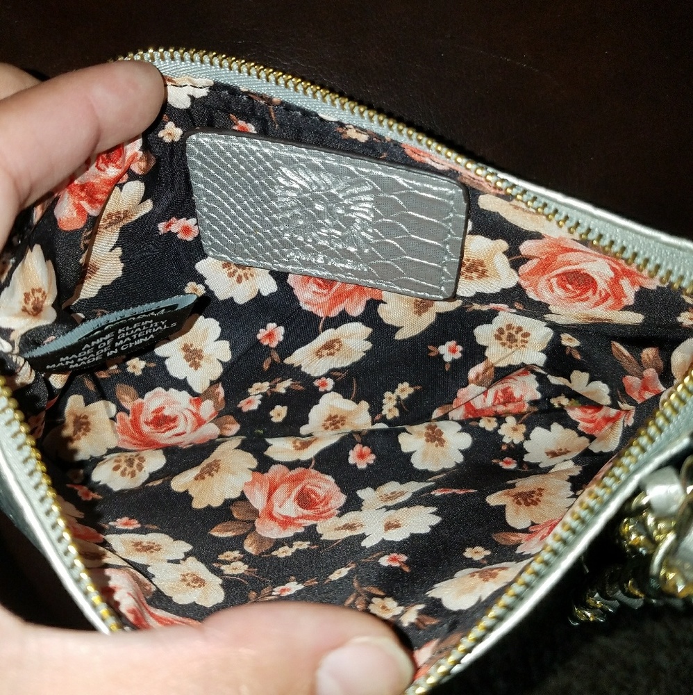 Wristlet - Picture 4 of 4