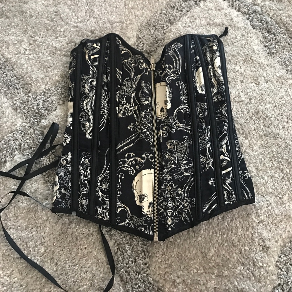 Skull 💀 black corset