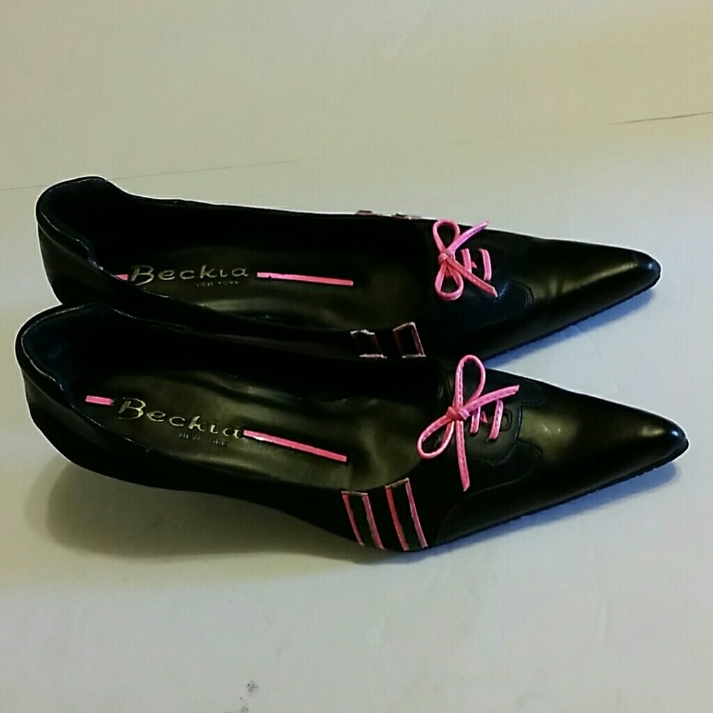 Beckia women shoes size : 7 two tone.