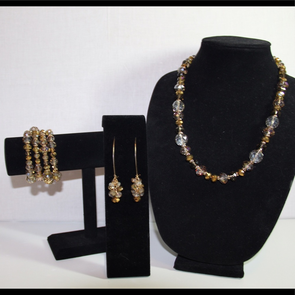 Gold beaded jewelry set