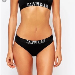CALVIN KLEIN bikini BOTTOM ( MEDIUM) New With Tag