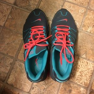 Women's Nike Tennis Shoes